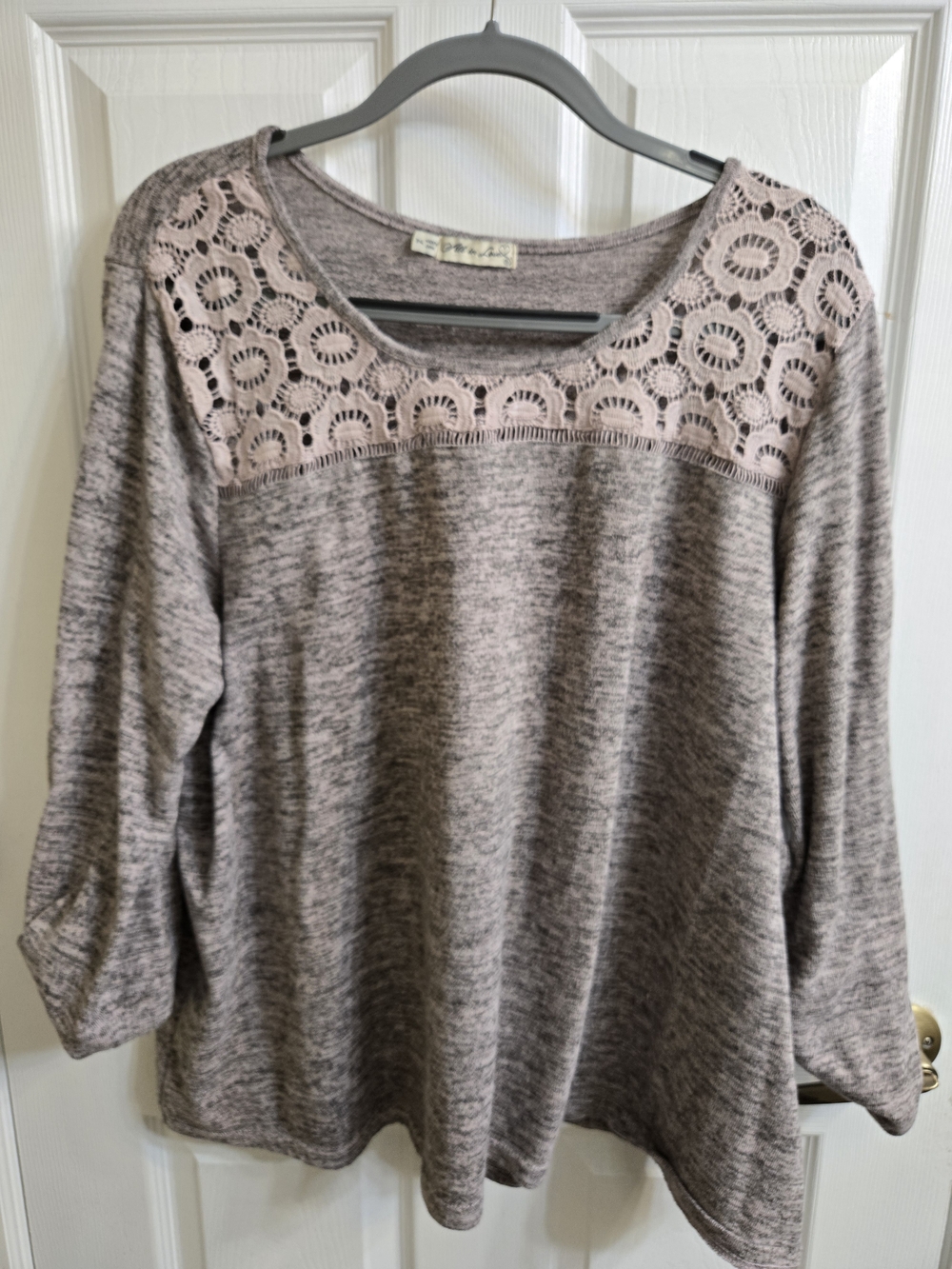 Women's Heathered Mauve Pullover with Pink Lace Yoke